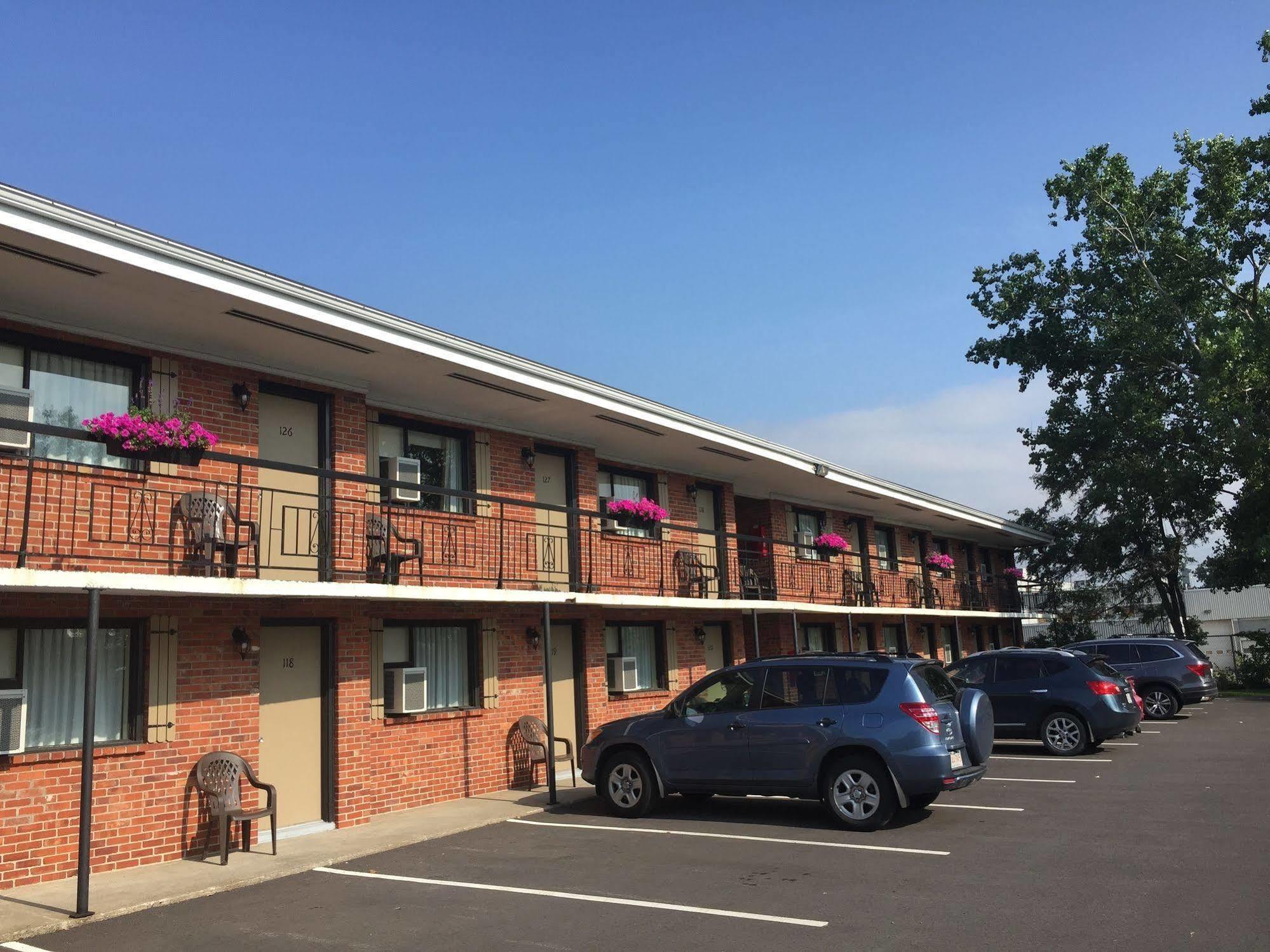 Motel Du Fleuve Бросард Екстериор снимка